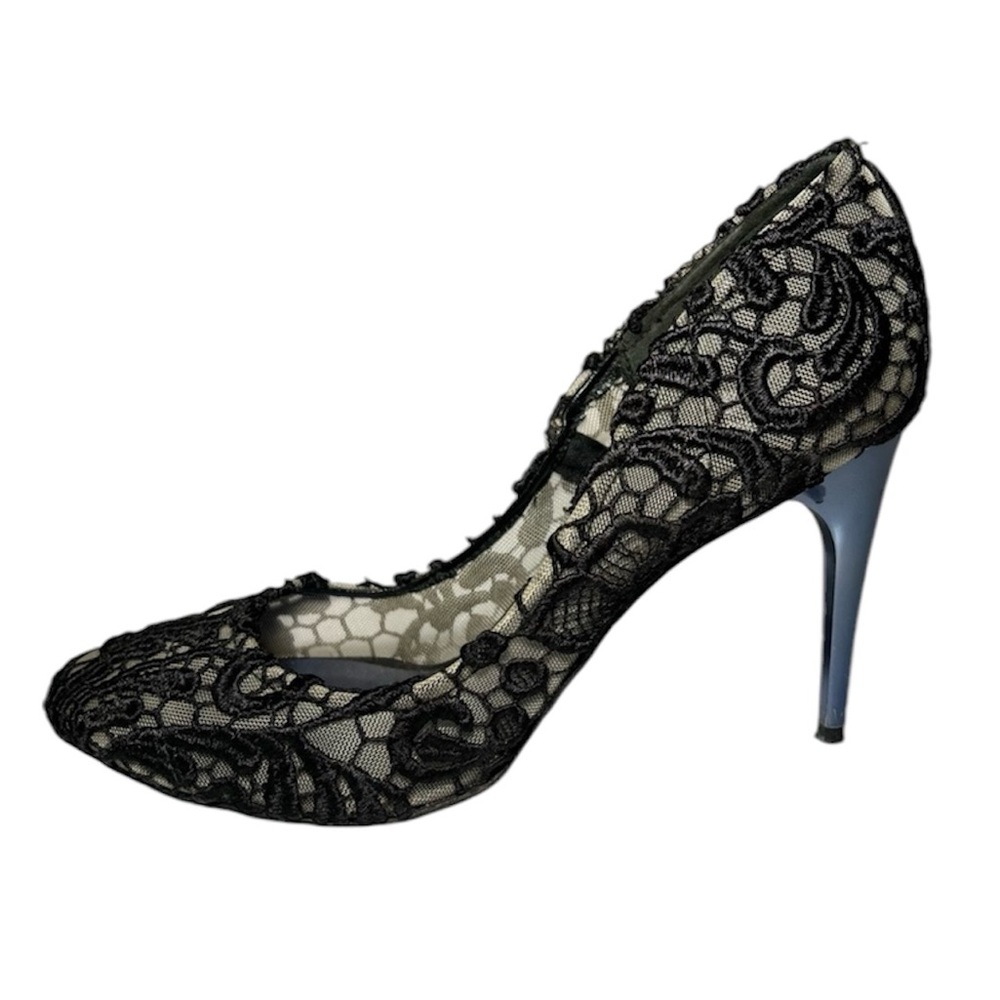 Steve Madden leather sole and canvas embroidered upper in black and blue heel 8
